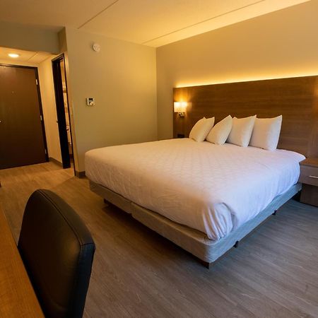 Superior Stay Hotel Marquette Bagian luar foto