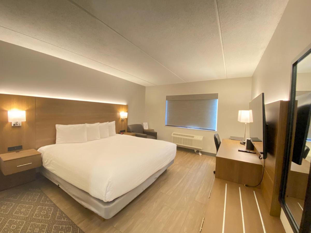 Superior Stay Hotel Marquette Bagian luar foto