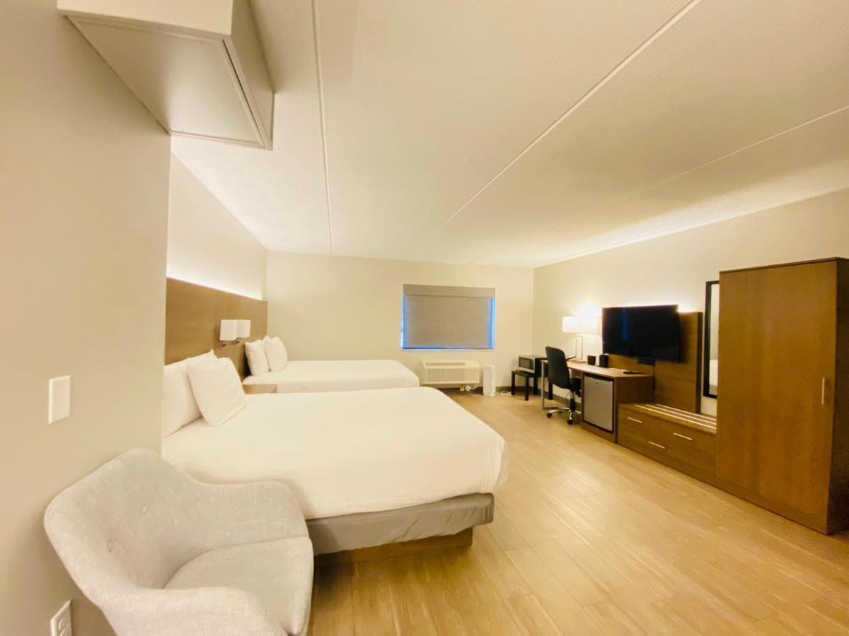 Superior Stay Hotel Marquette Bagian luar foto