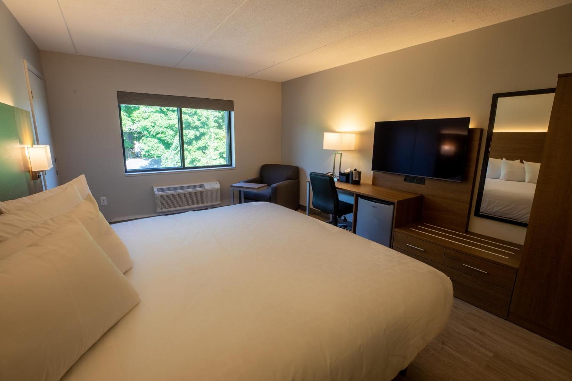Superior Stay Hotel Marquette Bagian luar foto