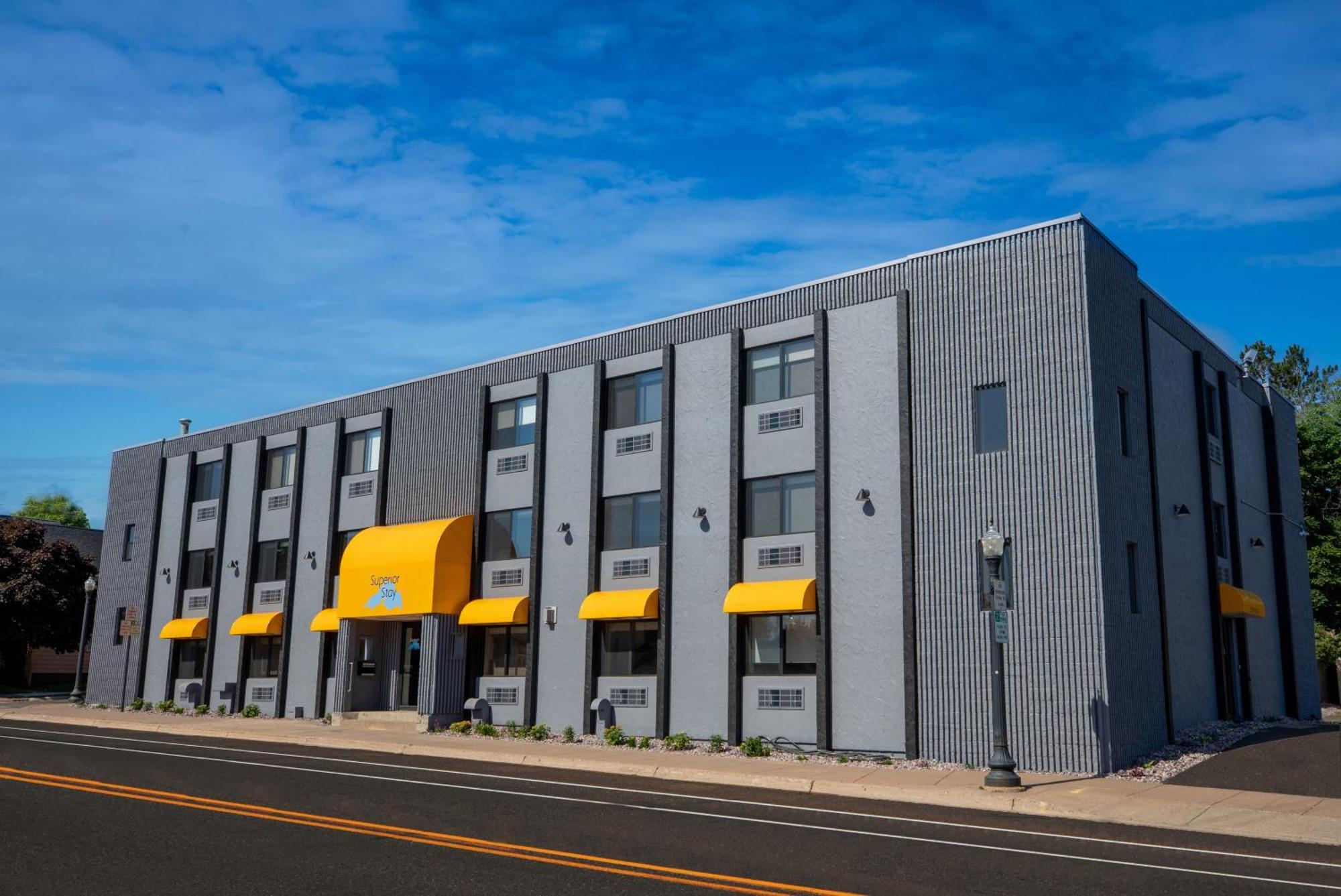 Superior Stay Hotel Marquette Bagian luar foto