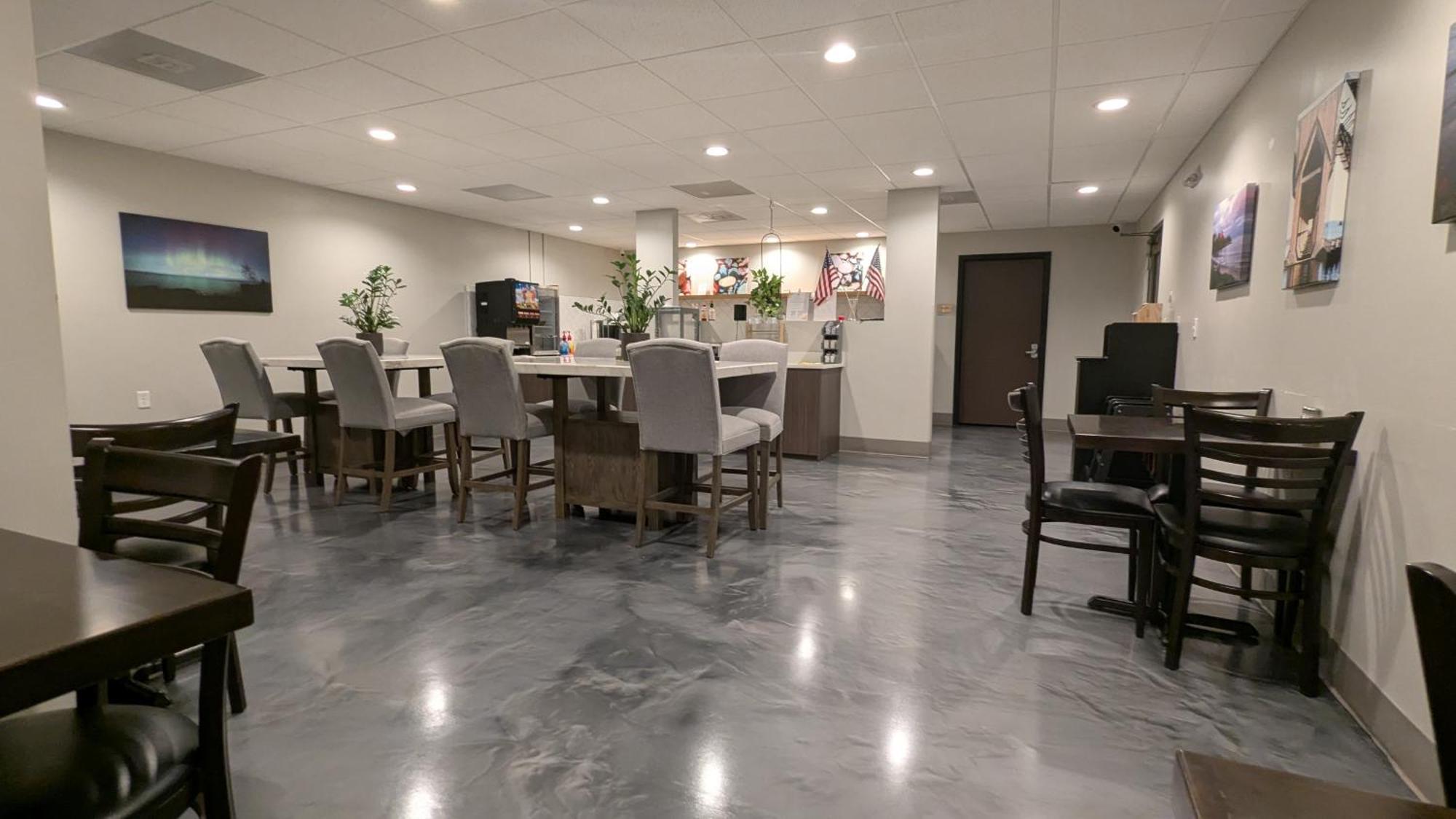 Superior Stay Hotel Marquette Bagian luar foto